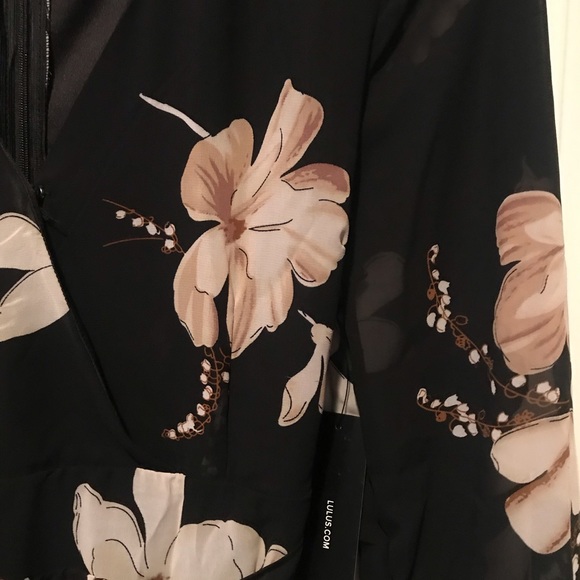 BLACK FLORAL PRINT LONG SLEEVE DRESS - Picture 2 of 4